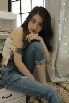 一边亲吻一边摸下面激烈